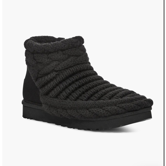 UGG Classic Mini UGGplush™ Chunky Knit Bootie in Black NEW - Picture 1 of 13